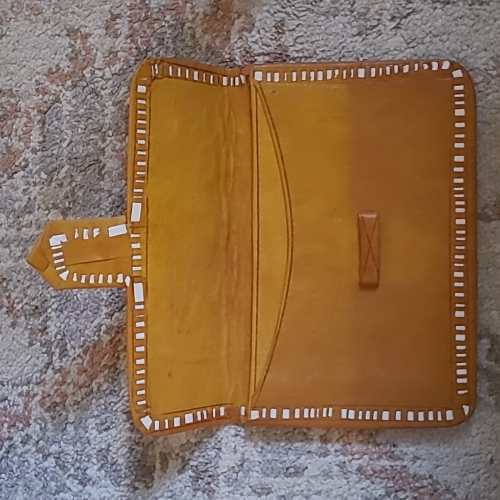 Handmade Leather pouch/ Clutch - Picture 5 of 9